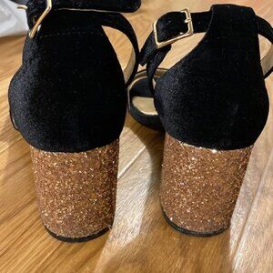 EXPRESSION Milan’s Black Suede Open Toe Chunky Heel Sandals (Size 7)